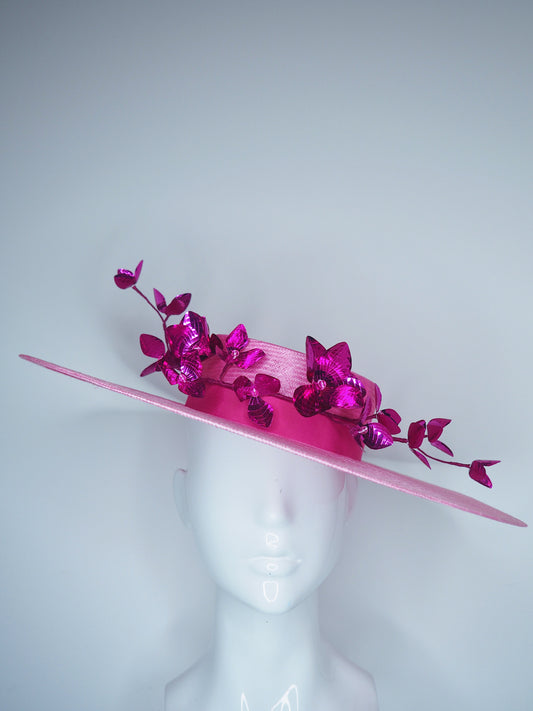 Shades of pink - Wide brimmed boater with shallow crown and magenta blossom vine