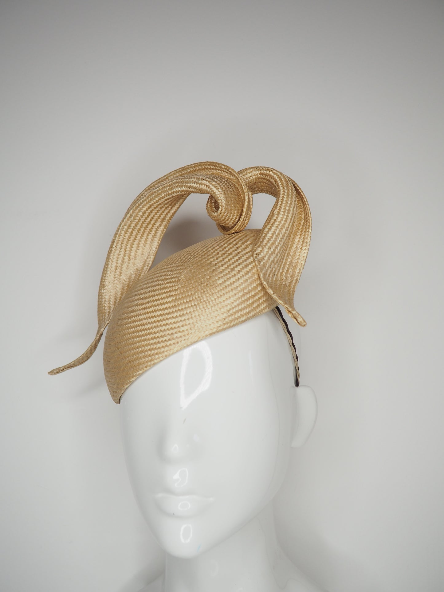 Cloud 9 -Natural straw Parisisal swirl on a face hugger beret base